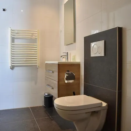 Hofje Maas Hotell